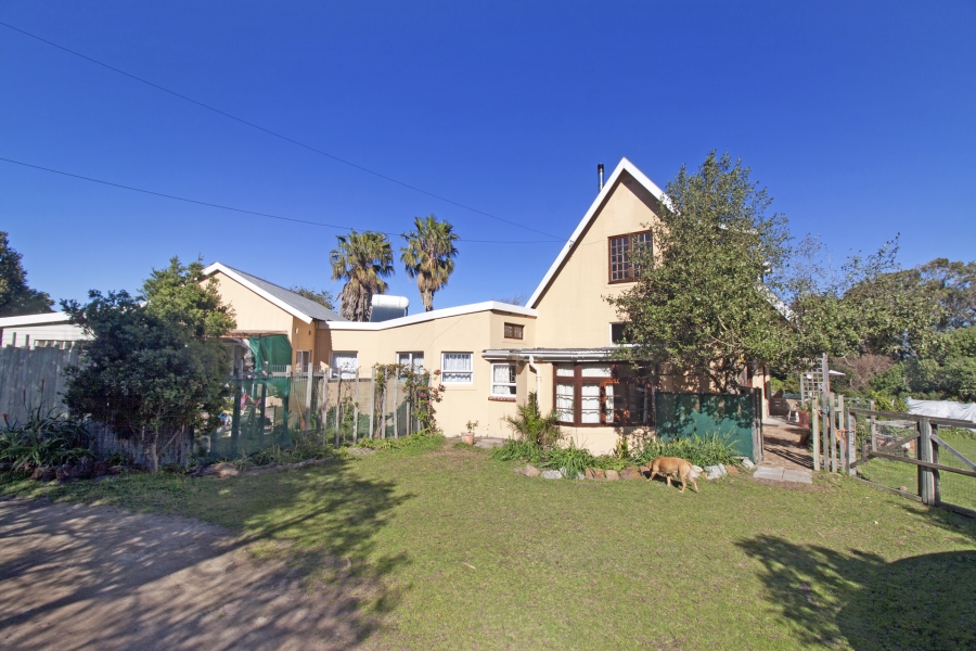 4 Bedroom Property for Sale in Meadowsteads Western Cape